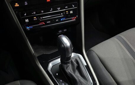 Volkswagen T-Roc I, 2021 год, 2 130 000 рублей, 13 фотография