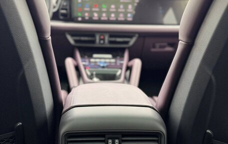 Porsche Cayenne III, 2025 год, 18 700 000 рублей, 28 фотография