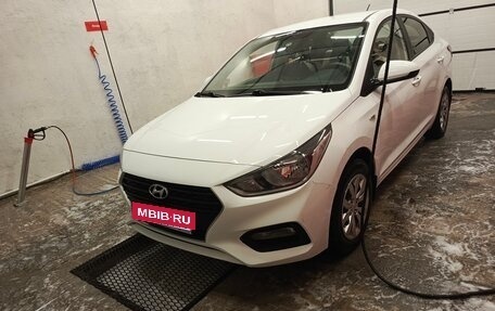 Hyundai Solaris II рестайлинг, 2017 год, 1 230 000 рублей, 1 фотография