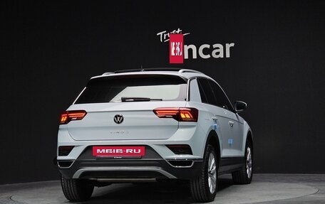 Volkswagen T-Roc I, 2021 год, 2 220 000 рублей, 3 фотография