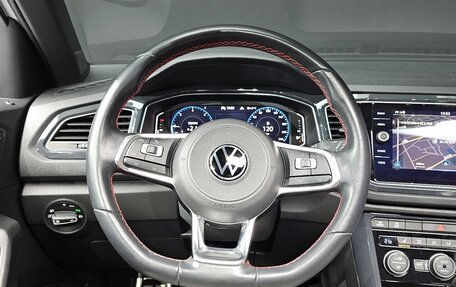 Volkswagen T-Roc I, 2021 год, 2 220 000 рублей, 17 фотография