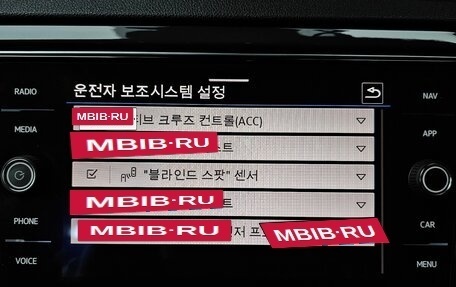 Volkswagen T-Roc I, 2021 год, 2 220 000 рублей, 18 фотография