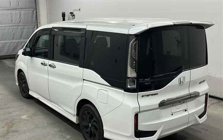 Honda Stepwgn IV, 2021 год, 2 100 005 рублей, 2 фотография