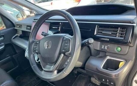 Honda Stepwgn IV, 2021 год, 2 100 005 рублей, 3 фотография