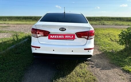 KIA Rio III рестайлинг, 2015 год, 800 000 рублей, 4 фотография