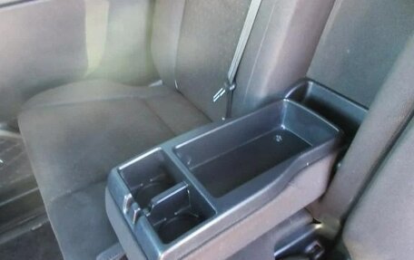 Toyota Noah III, 2017 год, 2 030 000 рублей, 26 фотография