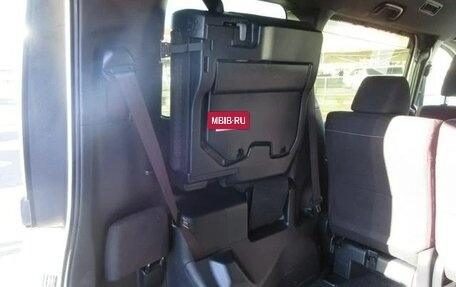 Toyota Noah III, 2017 год, 2 030 000 рублей, 15 фотография