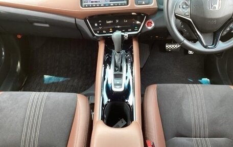 Honda Vezel, 2020 год, 1 650 000 рублей, 16 фотография