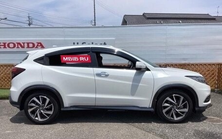 Honda Vezel, 2020 год, 1 650 000 рублей, 14 фотография