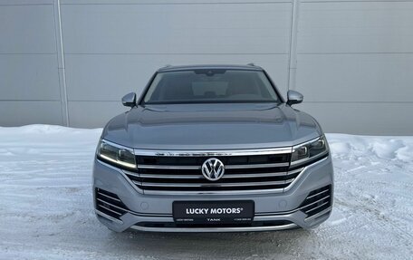 Volkswagen Touareg III, 2019 год, 4 874 000 рублей, 2 фотография