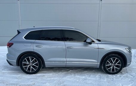 Volkswagen Touareg III, 2019 год, 4 874 000 рублей, 4 фотография