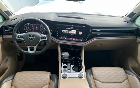 Volkswagen Touareg III, 2019 год, 4 874 000 рублей, 10 фотография