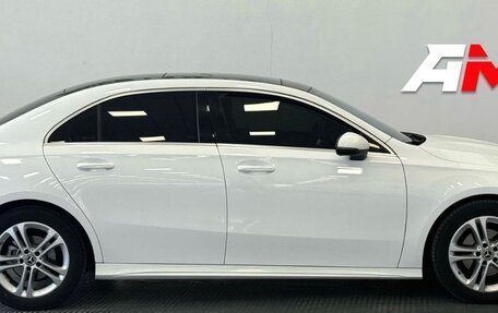 Mercedes-Benz A-Класс, 2023 год, 2 402 000 рублей, 3 фотография