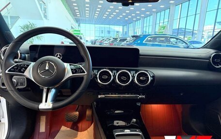 Mercedes-Benz A-Класс, 2023 год, 2 402 000 рублей, 4 фотография