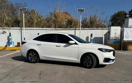 Ford Escort, 2022 год, 1 350 000 рублей, 3 фотография