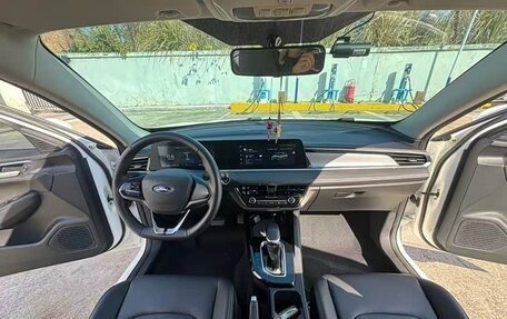 Ford Escort, 2022 год, 1 350 000 рублей, 8 фотография