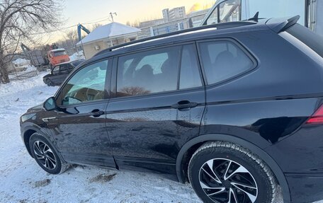 Volkswagen Tiguan II, 2020 год, 2 850 000 рублей, 3 фотография