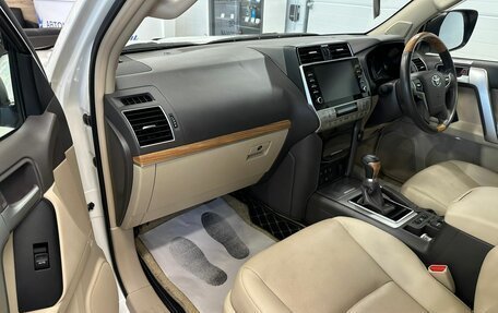 Toyota Land Cruiser Prado 150 рестайлинг 2, 2021 год, 6 199 900 рублей, 12 фотография