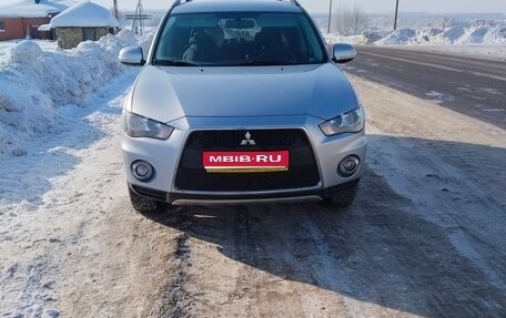 Mitsubishi Outlander III рестайлинг 3, 2011 год, 1 350 000 рублей, 1 фотография
