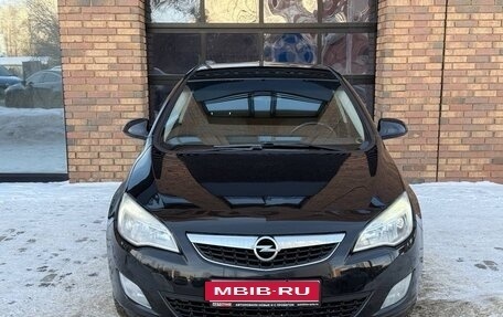 Opel Astra J, 2011 год, 575 000 рублей, 1 фотография