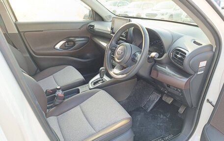 Toyota Yaris Cross, 2023 год, 1 530 000 рублей, 12 фотография