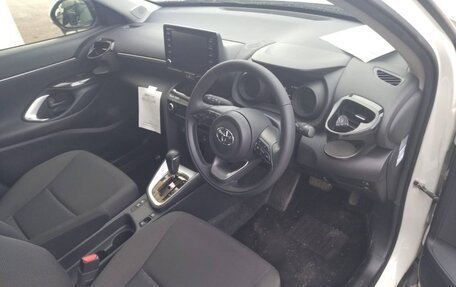 Toyota Yaris Cross, 2023 год, 1 530 000 рублей, 19 фотография