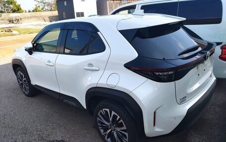 Toyota Yaris Cross, 2023 год, 1 530 000 рублей, 30 фотография