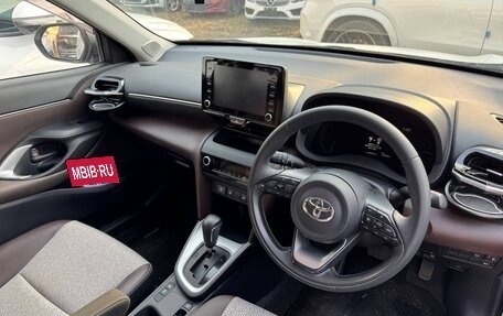Toyota Yaris Cross, 2023 год, 1 530 000 рублей, 26 фотография