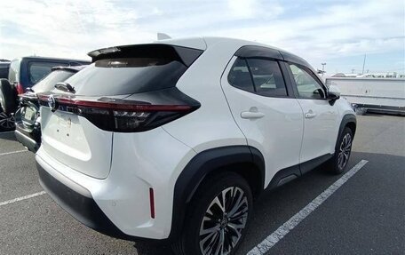 Toyota Yaris Cross, 2023 год, 1 530 000 рублей, 40 фотография