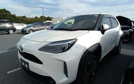 Toyota Yaris Cross, 2023 год, 1 530 000 рублей, 38 фотография