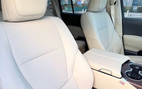 Toyota Land Cruiser, 2025 год, 12 000 911 рублей, 20 фотография