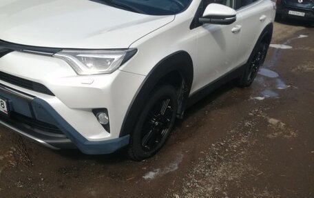 Toyota RAV4, 2018 год, 2 600 000 рублей, 3 фотография