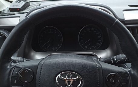 Toyota RAV4, 2018 год, 2 600 000 рублей, 4 фотография