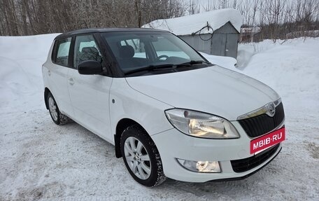 Skoda Fabia II, 2013 год, 825 000 рублей, 3 фотография
