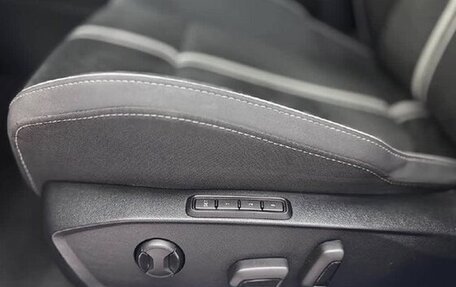 Volkswagen Golf VIII, 2022 год, 1 900 000 рублей, 9 фотография