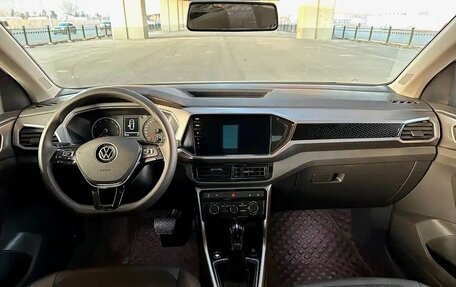 Volkswagen T-Cross I, 2023 год, 1 507 000 рублей, 11 фотография