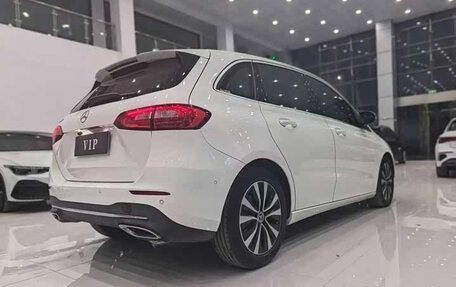 Mercedes-Benz B-Класс, 2021 год, 2 150 000 рублей, 4 фотография