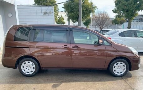 Toyota ISis I, 2012 год, 989 000 рублей, 4 фотография