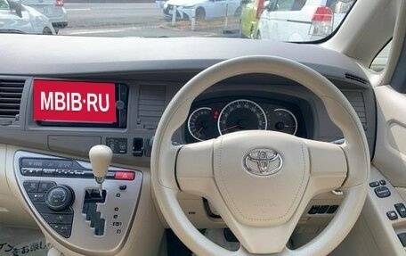 Toyota ISis I, 2012 год, 989 000 рублей, 15 фотография