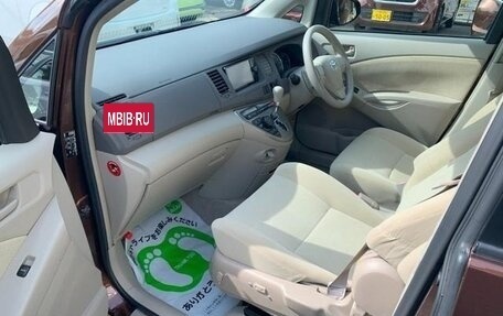 Toyota ISis I, 2012 год, 989 000 рублей, 8 фотография