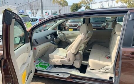 Toyota ISis I, 2012 год, 989 000 рублей, 33 фотография