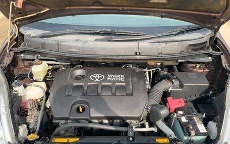 Toyota ISis I, 2012 год, 989 000 рублей, 32 фотография