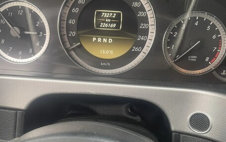 Mercedes-Benz E-Класс, 2011 год, 1 350 000 рублей, 2 фотография