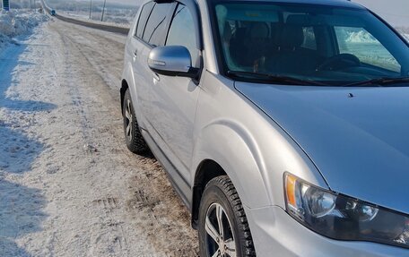 Mitsubishi Outlander III рестайлинг 3, 2011 год, 1 350 000 рублей, 3 фотография