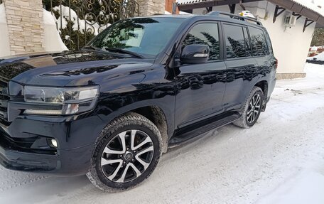 Toyota Land Cruiser 200, 2018 год, 7 700 000 рублей, 4 фотография