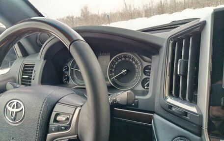 Toyota Land Cruiser 200, 2018 год, 7 700 000 рублей, 17 фотография