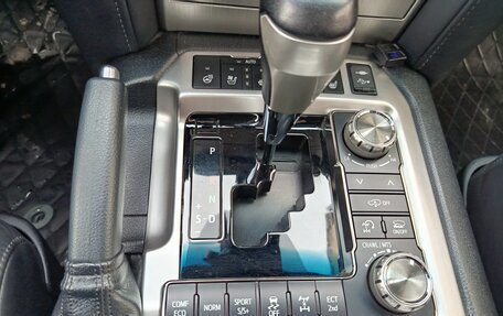 Toyota Land Cruiser 200, 2018 год, 7 700 000 рублей, 22 фотография