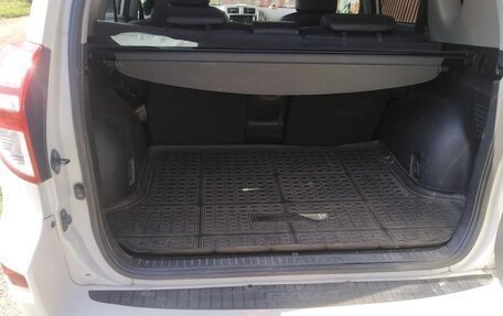 Toyota RAV4, 2011 год, 2 000 000 рублей, 11 фотография