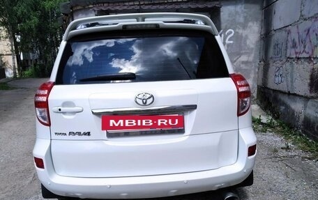 Toyota RAV4, 2011 год, 2 000 000 рублей, 12 фотография