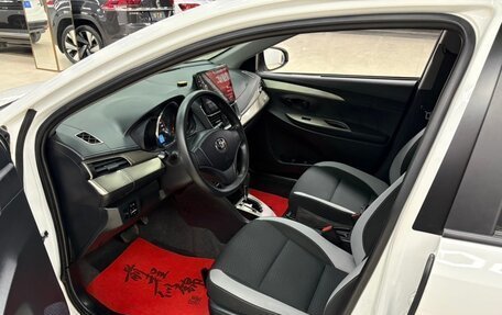 Toyota Yaris XP150 рестайлинг, 2022 год, 1 410 000 рублей, 9 фотография